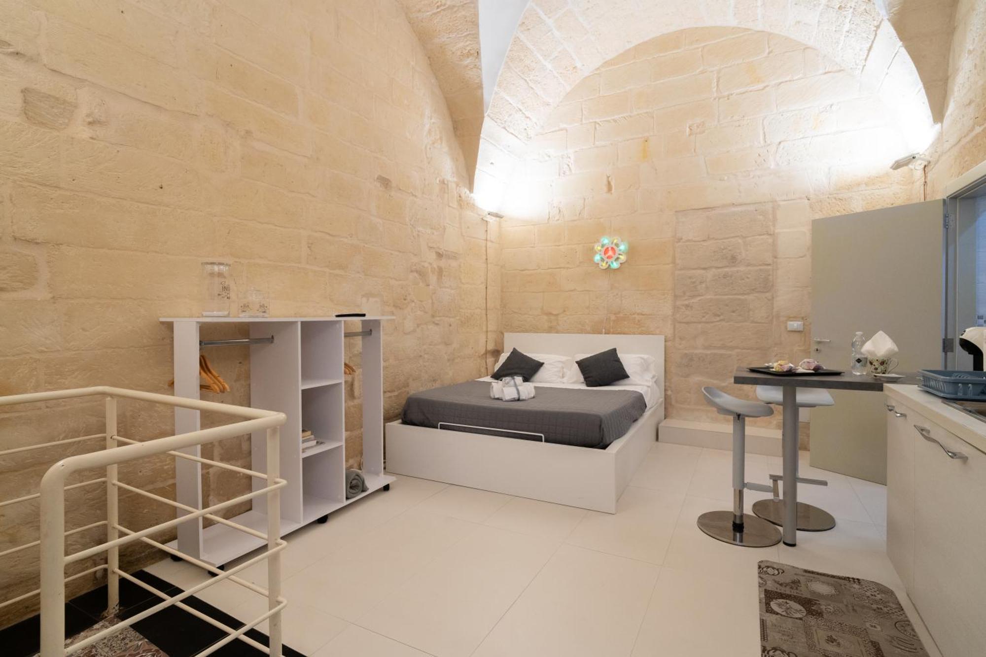 Essential Suite By Dimora Barocca เลชเช ภายนอก รูปภาพ